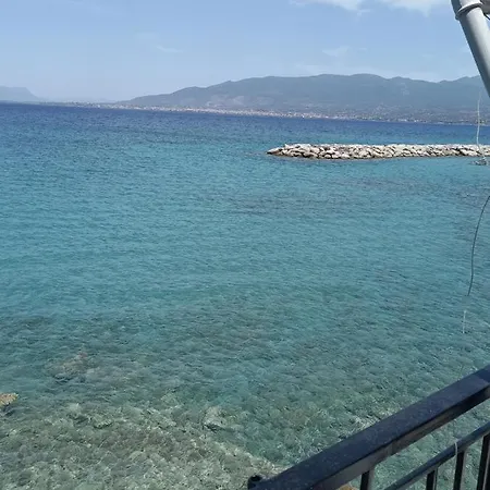 펜션 Ekie With Sea View *