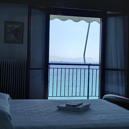 펜션 Ekie With Sea View *