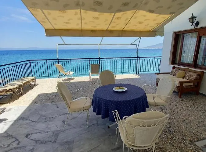 Ekie With Sea View Vakantiehuis