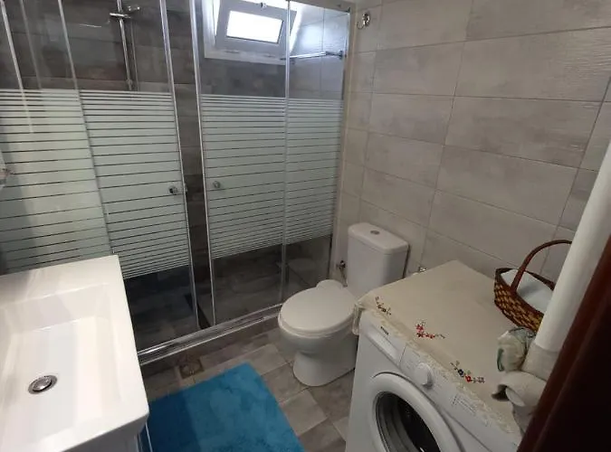 Ekie With Sea View Vakantiehuis